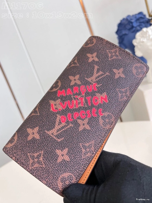 First bag ru LOUIS WALLET-10*19*2cm BRAZZA VUITTON 0709